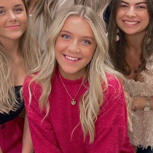 Meet your Posher, Becky